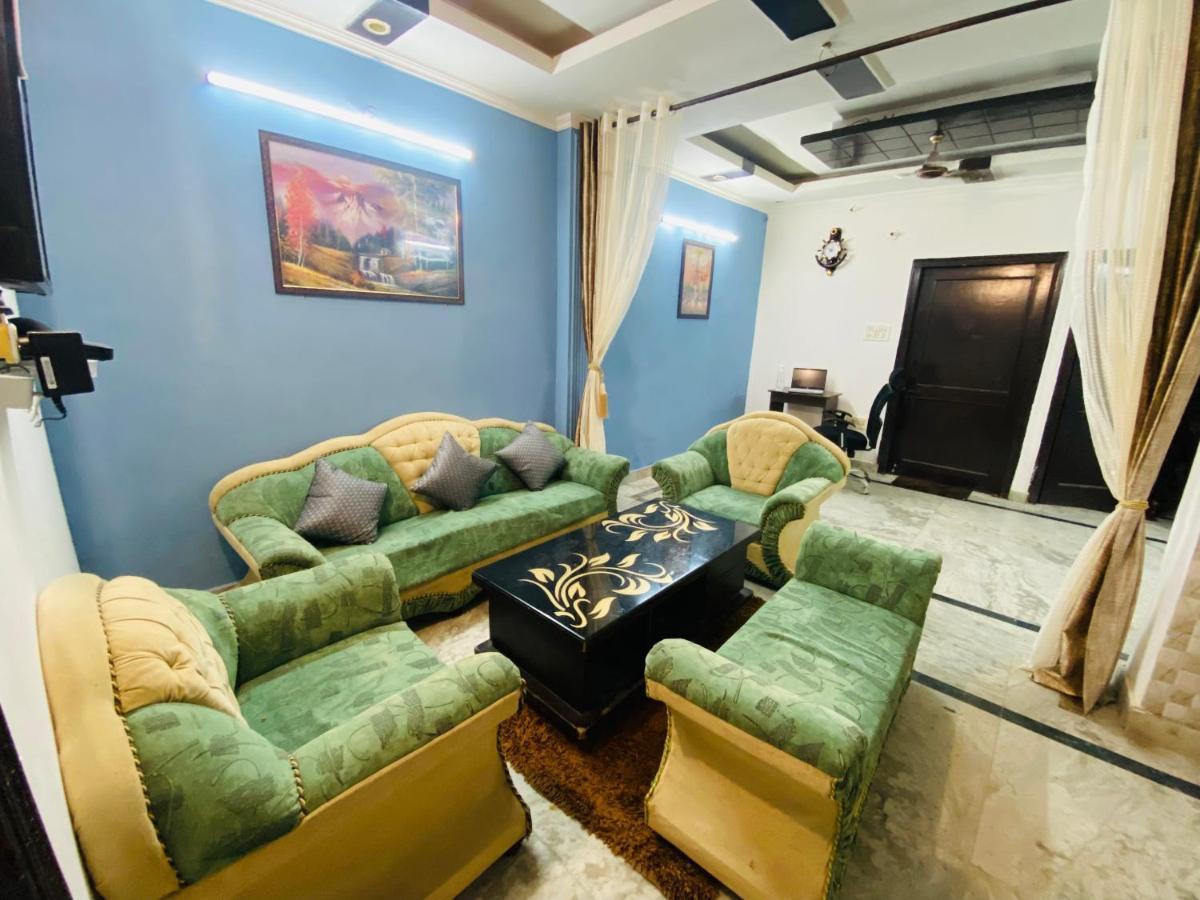 Lovely And Spacious 2Bhk With Free Parking In Premises New Delhi Exterior photo