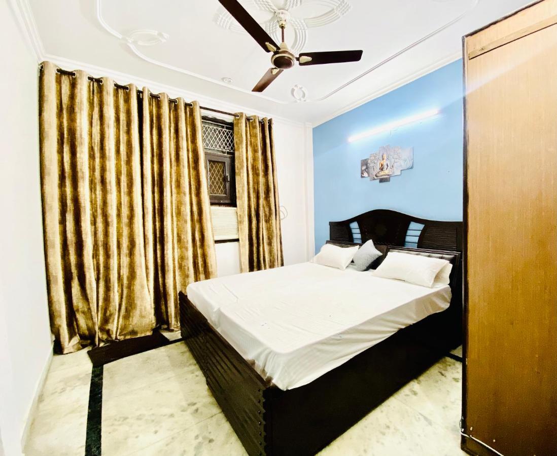 Lovely And Spacious 2Bhk With Free Parking In Premises New Delhi Exterior photo